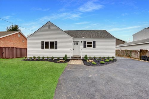 273 Lenox Rd, Huntington Station, NY, 11746-2028 | Card Image