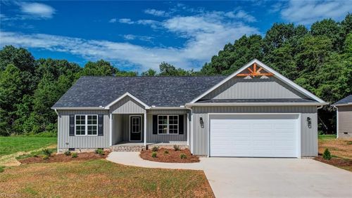 1816 Crutchfield Rd, Reidsville, NC, 27320-8946 | Card Image