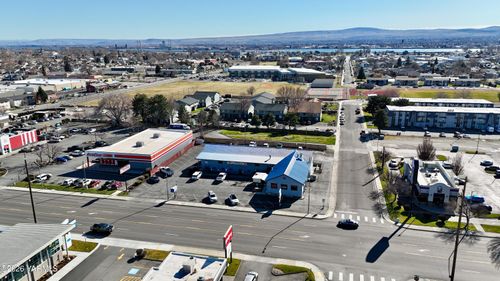 2318 W Court St, Pasco, WA, 99301-3939 | Card Image