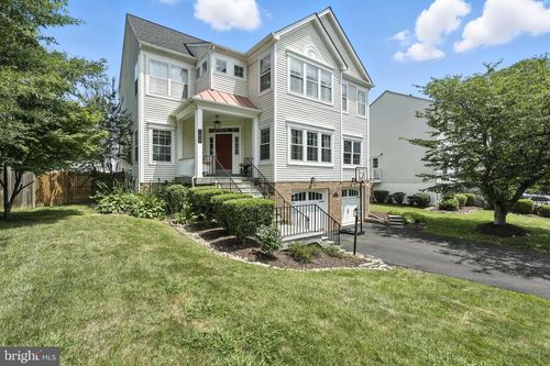 111 Edgehill Dr, OCCOQUAN, VA, 22125-7713 | Card Image