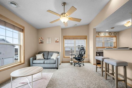 2923 Hemingway Dr, Chaska, MN, 55318-1157 | Card Image