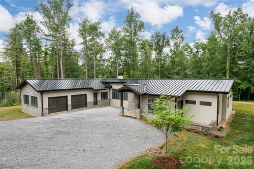 33 Busbee Rd, Asheville, NC, 28803-2933 | Card Image