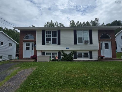 86 Fourteenth St, Trenton, NS, B0K1X0 | Card Image