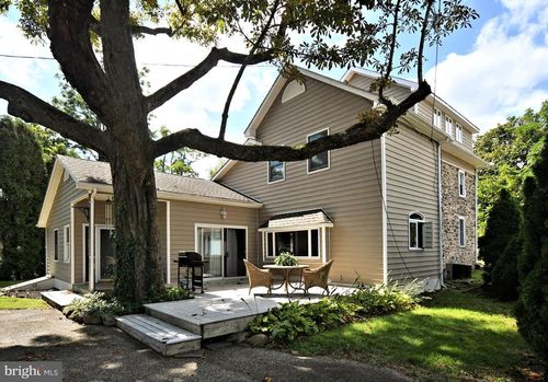 524 Washington Ave, LANGHORNE, PA, 19047-5866 | Card Image