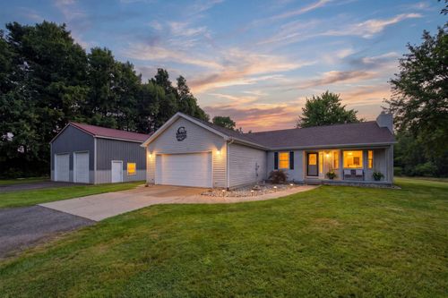 2777 Blackman Rd, Jackson, MI, 49201-9016 | Card Image