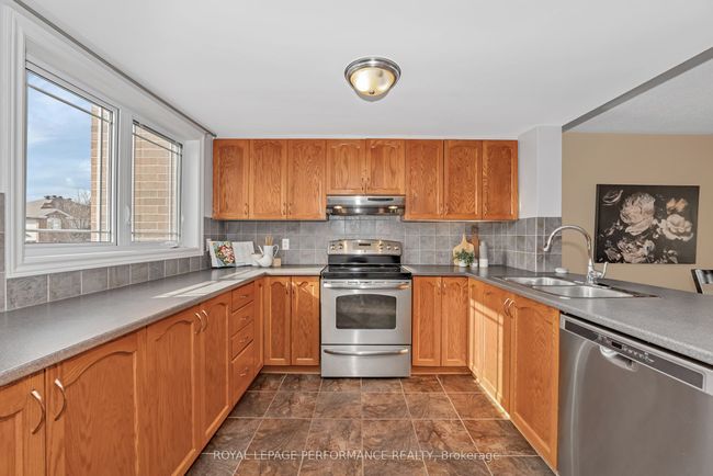 A - 22 Steel St, House attached with 3 bedrooms, 3 bathrooms and 1 parking in Gloucester ON | Image 17