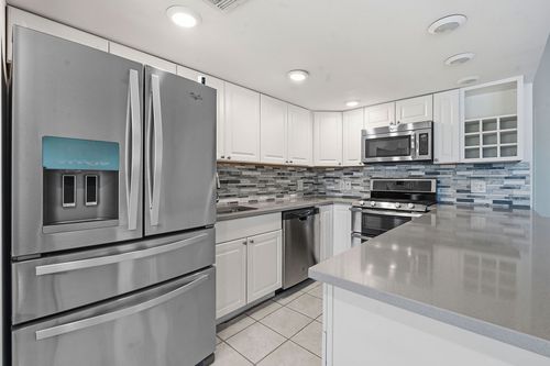 5601 Woodrow Ave, Austin, TX, 78756-1759 | Card Image
