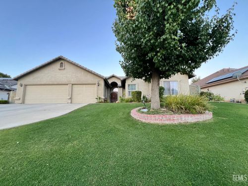 3205 Petite Sirah St, Bakersfield, CA, 93306-1880 | Card Image