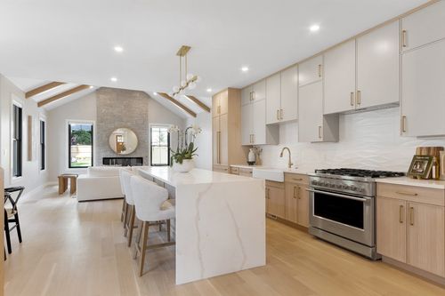 left-20 Salisbury, Newton, MA, 02458 | Card Image