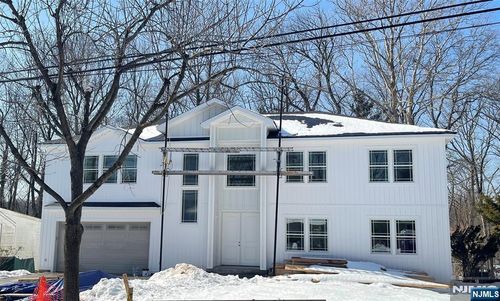 405 Valley Rd, River Edge, NJ, 07661-1104 | Card Image