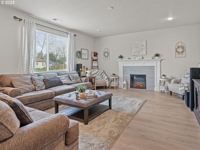 277 S 7 Th St, House other with 5 bedrooms, 3 bathrooms and 3 parking in Carlton OR | Image 11