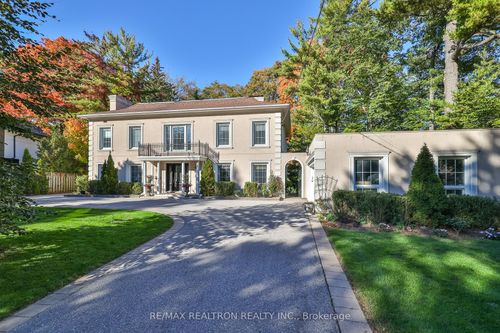 38 Saintfield Ave, North York, ON, M3C2M6 | Card Image