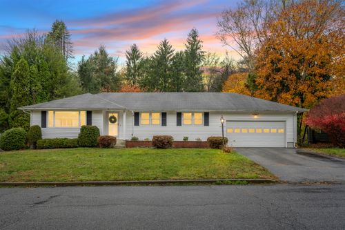 3 Marguy St, Quaker Hill, CT, 06375-1122 | Card Image