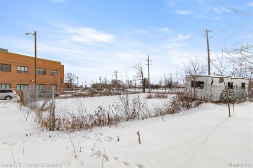 8312 Conant St, Hamtramck, MI, 48211-1410 | Card Image