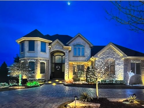 525 Senon Dr, Lemont, IL, 60439-4093 | Card Image