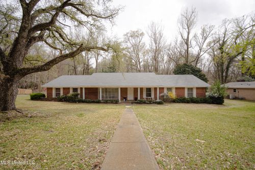 814 N Sunset Dr, Yazoo City, MS, 39194-2106 | Card Image