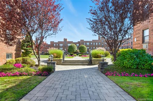 apt-d2-1 Jefferson Ave, Rockville Centre, NY, 11570-4419 | Card Image