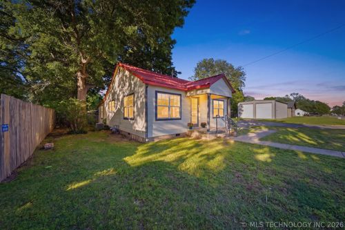 320 E Gentry Ave, Checotah, OK, 74426-3008 | Card Image