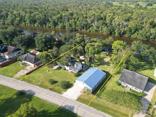 1705 County Road 244a, Brazoria, TX, 77422-6811 | Card Image