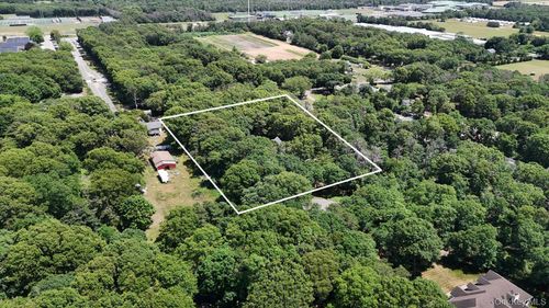 74 John Ln, Manorville, NY, 11949-2020 | Card Image