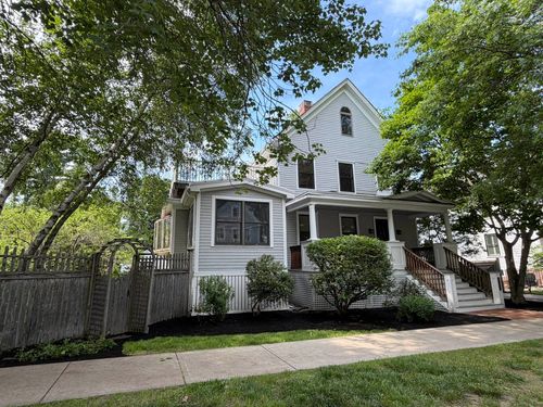 635 Lincoln Ave, Portsmouth, NH, 03801-5061 | Card Image