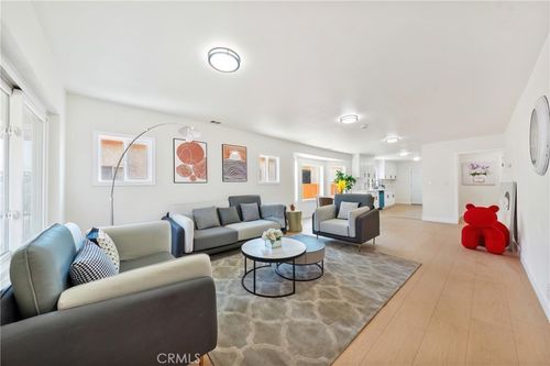 1132 W 55th St, Los Angeles, CA, 90037-3502 | Card Image