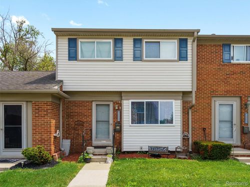 25630 Salem St, Roseville, MI, 48066-4468 | Card Image