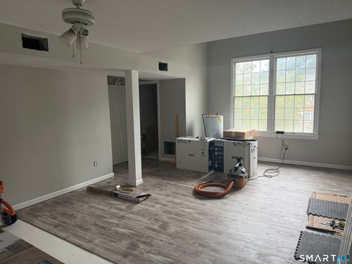 b5-11 Concorde Way, Windsor Locks, CT, 06096-1588 | Card Image