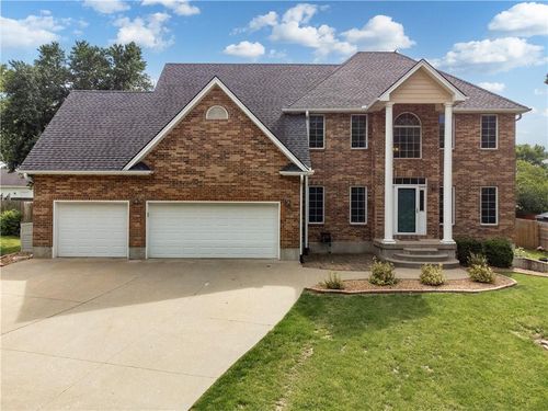 71 Arrowhead Dr, Lexington, MO, 64067-2103 | Card Image