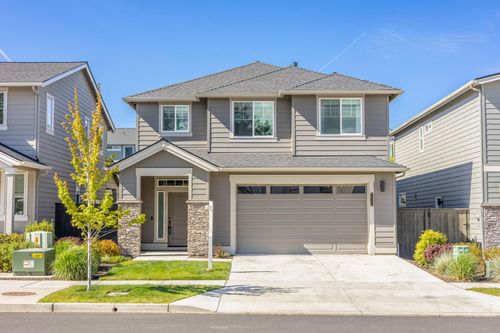 20756 Se Iron Horse Ln, Bend, OR, 97702-3850 | Card Image