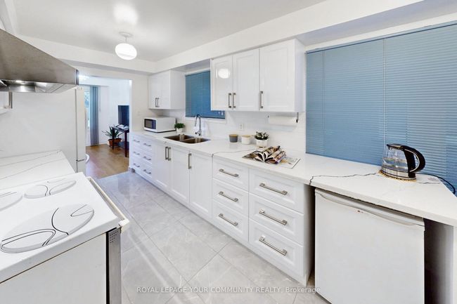 836 Messenger Meadow Dr, House attached with 3 bedrooms, 3 bathrooms and 2 parking in Mississauga ON | Image 4