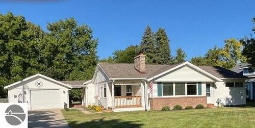214 S 5th Ave, Tawas City, MI, 48763-9765 | Card Image