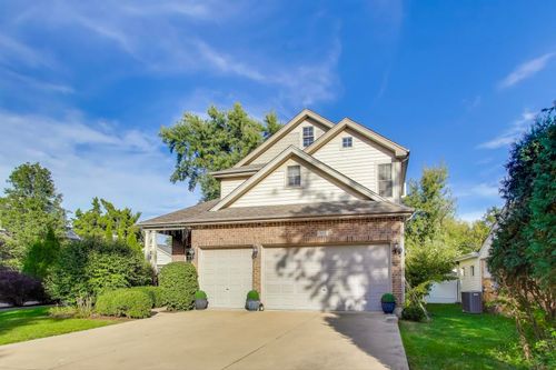 331 S Park St, Westmont, IL, 60559-1941 | Card Image