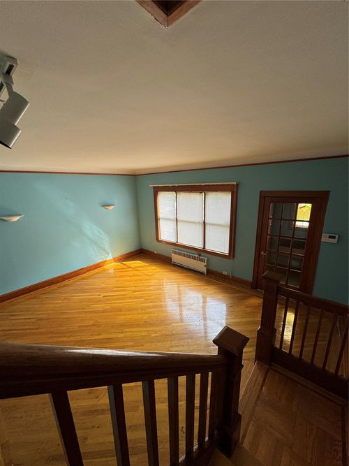 6472 84th St, Middle Village, NY, 11379-2437 | Card Image