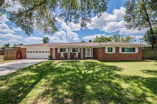 712 Camellia Ct, Seffner, FL, 33584-5702 | Card Image