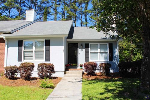 100 Embassy Ct, Macon, GA, 31210-2166 | Card Image