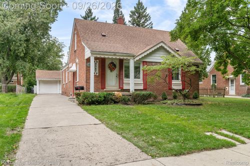9587 Cardwell St, Livonia, MI, 48150-3215 | Card Image