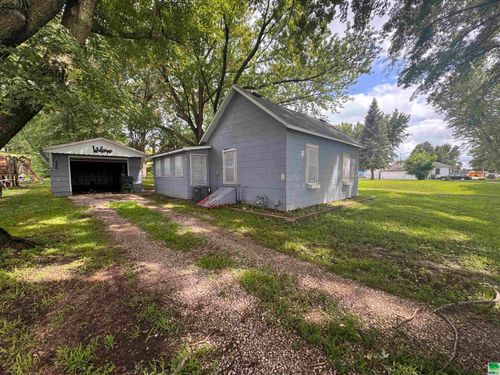 230 S 1st St, Moville, IA, 51039-7511 | Card Image