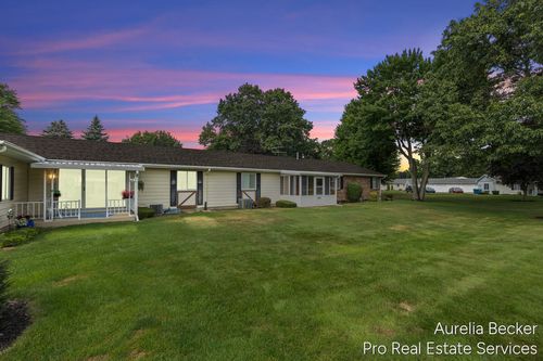 5812 Leisure South Dr Se, Kentwood, MI, 49548-6856 | Card Image