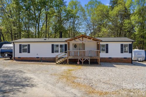 605 Ridgewood Ct, Mount Holly, NC, 28120-9051 | Card Image