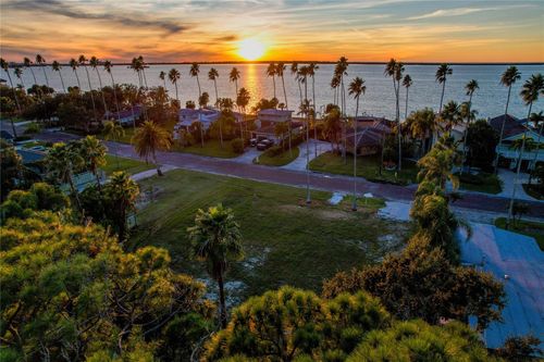 1645 Santa Barbara Dr, DUNEDIN, FL, 34698-4212 | Card Image