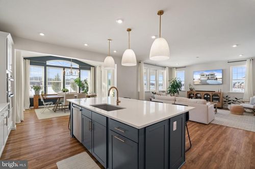 10100 Governors Ln, FREDERICKSBURG, VA, 22408-0010 | Card Image