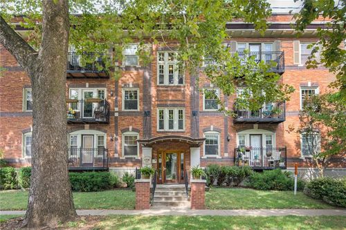 2a-4328 Walnut St, Kansas City, MO, 64111-1737 | Card Image