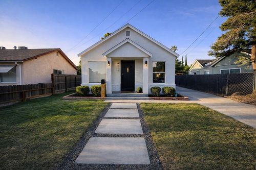 819 Julian Street, Turlock, CA, 95380 | Card Image