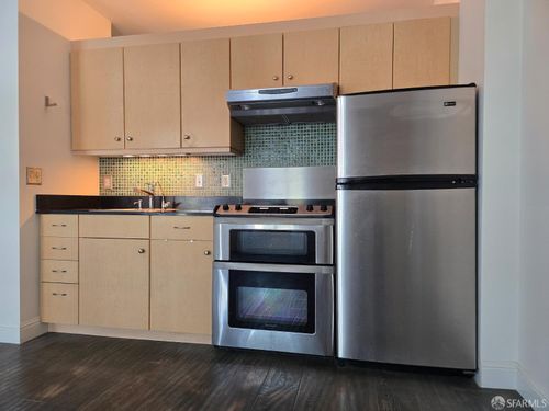 341-140 S Van Ness Ave, San Francisco, CA, 94103-3111 | Card Image
