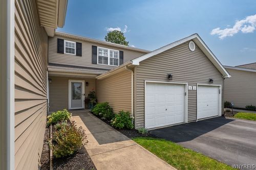 35 Union Cmn, Amherst, NY, 14221-7744 | Card Image