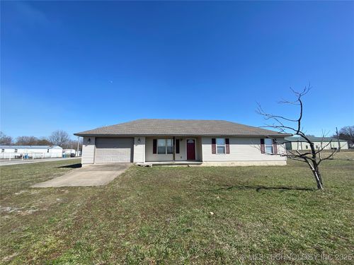 191 W Senior St, Colcord, OK, 74338-1733 | Card Image
