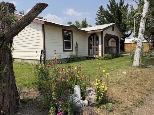 110 S S 11th St, Challis, ID, 83226-7710 | Card Image