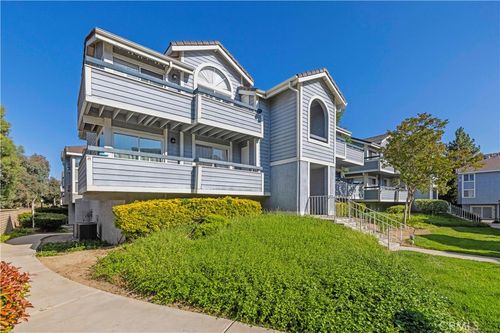 318-26966 Flo Ln, Canyon Country, CA, 91351-5257 | Card Image