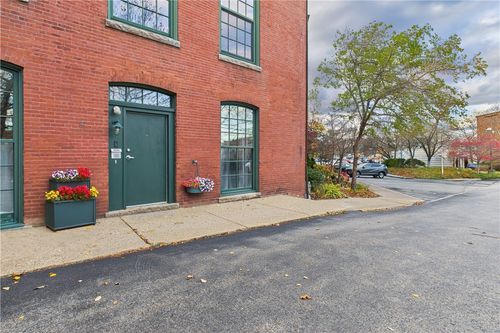 107-28 Bayley St, Pawtucket, RI, 02860-2982 | Card Image